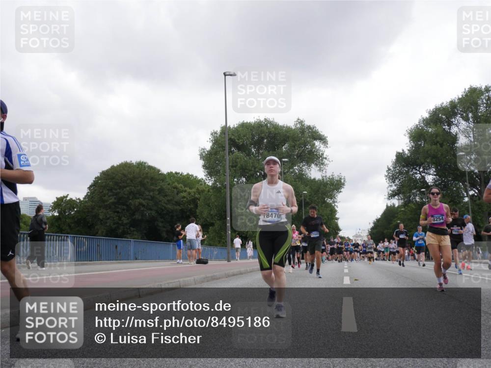 29.06.2025 - hella hamburg halbmarathon Luisa Fischer http://msf.ph/oto/8495186 29.06.2025 10:53:20 Kennedybrücke 18470, 3183, 17089, 3254, 1525, 2160, 2927, 3070, 5997, 6680, 6989, 7755, 8254, 9261, 10060, 10704 meine-sportfotos.de