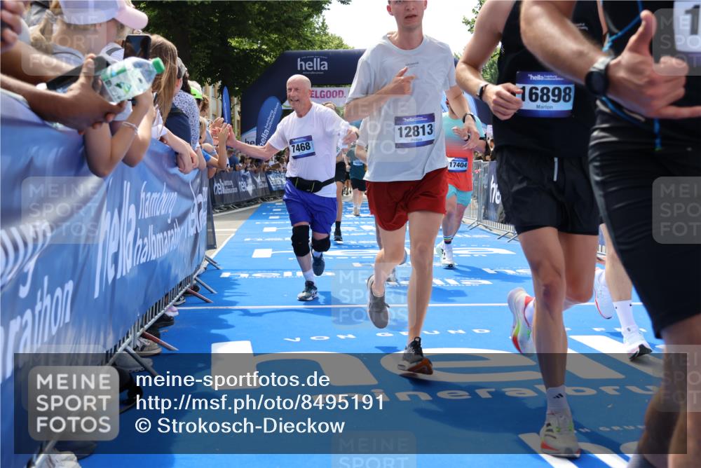 29.06.2025 - hella hamburg halbmarathon Strokosch-Dieckow http://msf.ph/oto/8495191 29.06.2025 11:32:14 Ziel 3345, 3396, 3397, 4433, 4953, 6057, 7468, 7497, 10470, 10674, 11237, 11453, 12423, 12424, 12813, 12851, 13485, 14559, 15603, 16256, 16898, 17104, 17291, 17404, 17953, 17961, 18433, 18823 meine-sportfotos.de