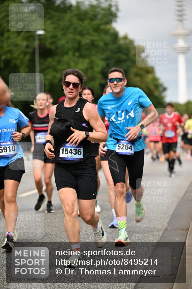 29.06.2025 - hella hamburg halbmarathon Dr. Thomas Lammeyer http://msf.ph/oto/8495214 29.06.2025 10:22:56 Kennedybrücke 1234, 1349, 1521, 2096, 2335, 3026, 3202, 3321, 3591, 3592, 4123, 4383, 4718, 4845, 5049, 5264, 5266, 5611, 5733, 5910, 6194, 6413, 6477, 6482, 7121, 7214, 7445, 7454, 8067, 8665, 8799, 9276, 9505, 9549, 9658, 9756, 9757, 9964, 10037, 10172, 10467, 10502, 10687, 10816, 10856, 11020 meine-sportfotos.de