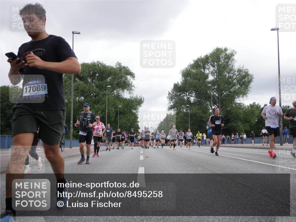 29.06.2025 - hella hamburg halbmarathon Luisa Fischer http://msf.ph/oto/8495258 29.06.2025 10:53:24 Kennedybrücke 17089, 3183, 2713, 7755, 2160, 3701, 3710, 4168, 7755, 8254, 9940, 10060 meine-sportfotos.de