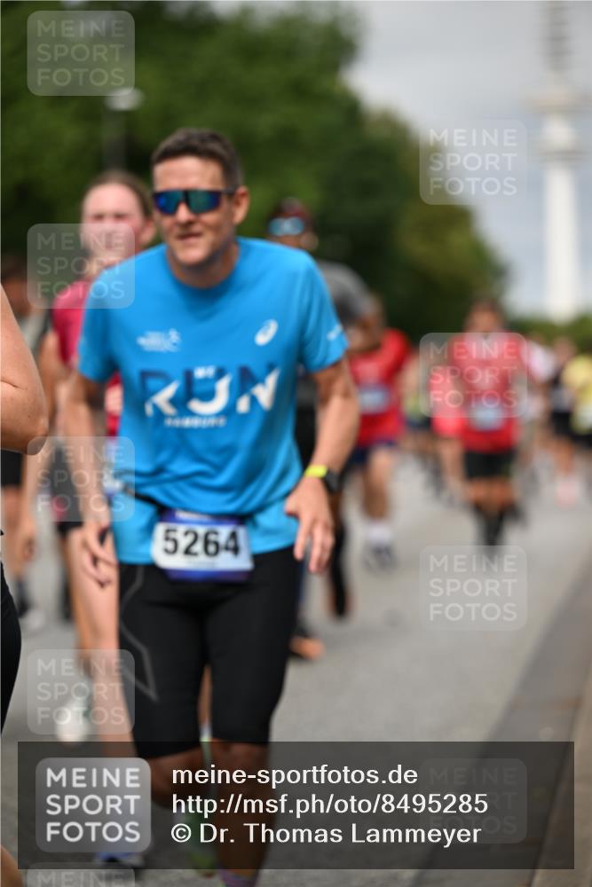 29.06.2025 - hella hamburg halbmarathon Dr. Thomas Lammeyer http://msf.ph/oto/8495285 29.06.2025 10:22:57 Kennedybrücke 1234, 1349, 1521, 2096, 2335, 3026, 3202, 3321, 3591, 3592, 4123, 4383, 4718, 4845, 5049, 5264, 5266, 5611, 5733, 5910, 6194, 6413, 6477, 6482, 7121, 7214, 7445, 7454, 8067, 8665, 8799, 9276, 9505, 9549, 9658, 9756, 9757, 9964, 10037, 10172, 10467, 10502, 10687, 10816, 10856, 11020 meine-sportfotos.de