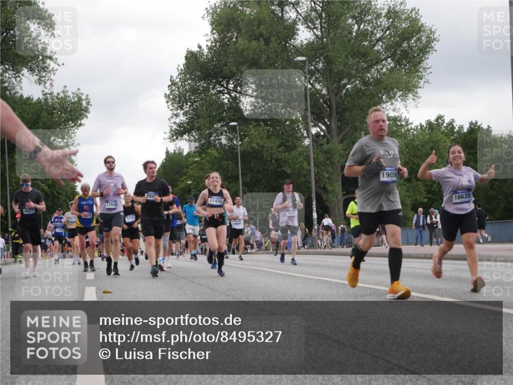 29.06.2025 - hella hamburg halbmarathon Luisa Fischer http://msf.ph/oto/8495327 29.06.2025 10:53:28 Kennedybrücke 4527, 6830, 17608, 20, 3710, 994, 11426, 7722, 14144, 18586, 19058, 16635, 2160, 3680, 3701, 3710, 4168, 7721, 7722, 7755, 9940 meine-sportfotos.de