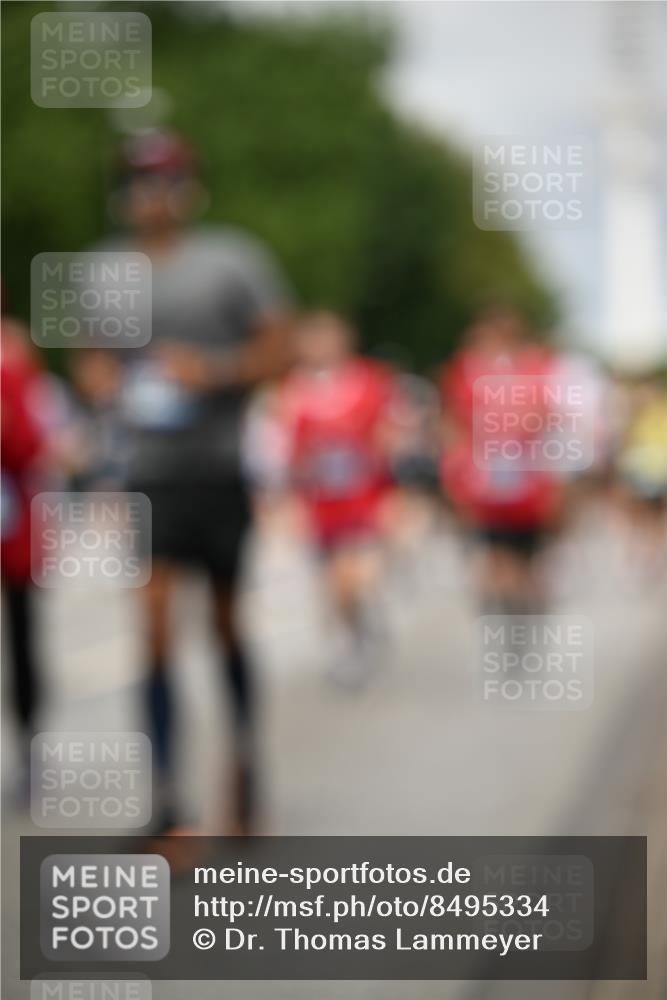 29.06.2025 - hella hamburg halbmarathon Dr. Thomas Lammeyer http://msf.ph/oto/8495334 29.06.2025 10:22:59 Kennedybrücke 1349, 1521, 2096, 2781, 3026, 3202, 3321, 3591, 3592, 4383, 4718, 4845, 5049, 5264, 5266, 5323, 5611, 5733, 5910, 6194, 6413, 6477, 6482, 7051, 7121, 7214, 7454, 8665, 8799, 9276, 9505, 9549, 9658, 9756, 9757, 9964, 10037, 10172, 10467, 10502, 10687, 10816, 10856, 11020 meine-sportfotos.de