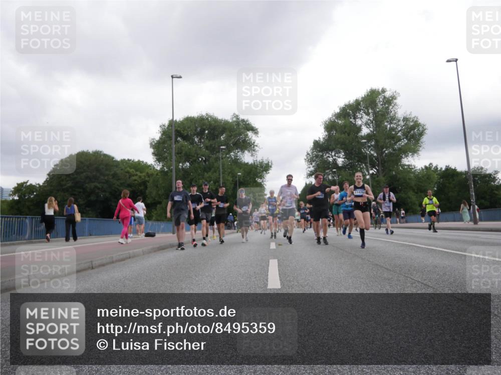 29.06.2025 - hella hamburg halbmarathon Luisa Fischer http://msf.ph/oto/8495359 29.06.2025 10:53:29 Kennedybrücke 11426, 2160, 3680, 3701, 3710, 4168, 7721, 7722, 7755, 9940 meine-sportfotos.de