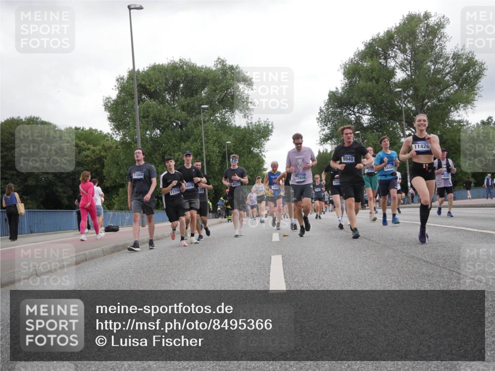 29.06.2025 - hella hamburg halbmarathon Luisa Fischer http://msf.ph/oto/8495366 29.06.2025 10:53:30 Kennedybrücke 11889, 2079, 11716, 17608, 525, 1888, 9940, 3701, 16489, 11426, 18586, 2160, 3680, 3701, 3710, 4168, 7721, 7722, 9940 meine-sportfotos.de