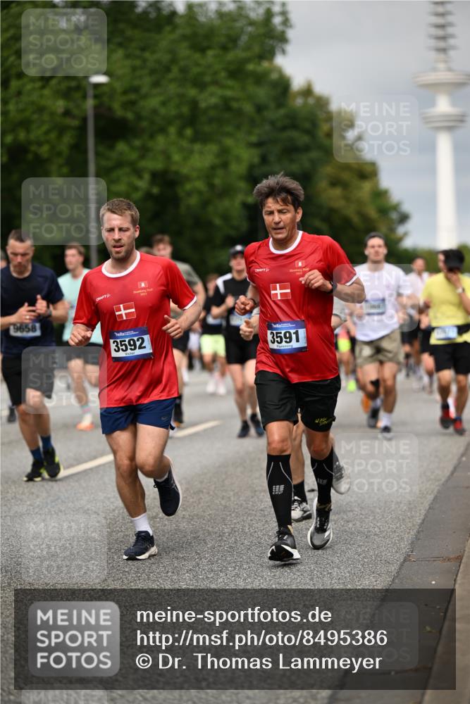 29.06.2025 - hella hamburg halbmarathon Dr. Thomas Lammeyer http://msf.ph/oto/8495386 29.06.2025 10:23:00 Kennedybrücke 1349, 1521, 2096, 2311, 2781, 3026, 3202, 3321, 3591, 3592, 4383, 4718, 4845, 5049, 5264, 5266, 5323, 5611, 5733, 5910, 6194, 6413, 6477, 6482, 7051, 7121, 7214, 7454, 8665, 8799, 9276, 9505, 9549, 9652, 9658, 9756, 9757, 9964, 10037, 10172, 10467, 10502, 10687, 10816, 10856, 11020 meine-sportfotos.de