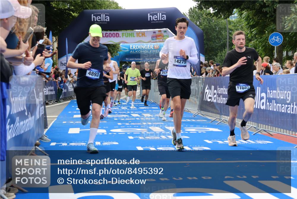 29.06.2025 - hella hamburg halbmarathon Strokosch-Dieckow http://msf.ph/oto/8495392 29.06.2025 10:41:29 Ziel 2579, 2797, 3204, 4893, 5987, 7774, 7796, 8358, 9885, 10783, 10894, 12588, 13457, 13714, 14275, 14555, 16084, 17159, 17882, 18412, 18442, 18491, 18509, 18573 meine-sportfotos.de