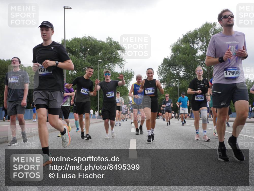 29.06.2025 - hella hamburg halbmarathon Luisa Fischer http://msf.ph/oto/8495399 29.06.2025 10:53:32 Kennedybrücke 11889, 1207, 4525, 4527, 68, 30, 388, 3710, 7721, 7722, 15582, 17608, 2160, 3680, 3701, 3710, 4168, 5552, 7721, 7722, 8299, 9940 meine-sportfotos.de