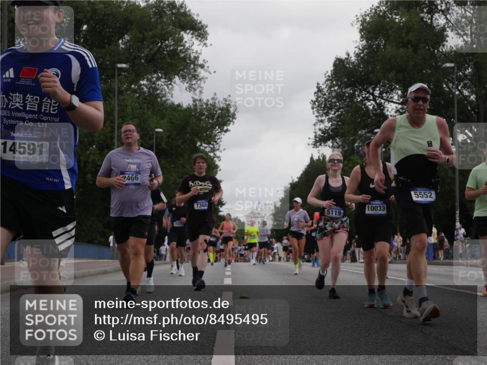 29.06.2025 - hella hamburg halbmarathon Luisa Fischer http://msf.ph/oto/8495495 29.06.2025 10:53:40 Kennedybrücke 40, 14591, 2466, 15416, 7366, 1212, 5119, 5552, 10033, 1259, 1625, 4642, 4870, 5119, 5552, 6015, 8299, 10033 meine-sportfotos.de