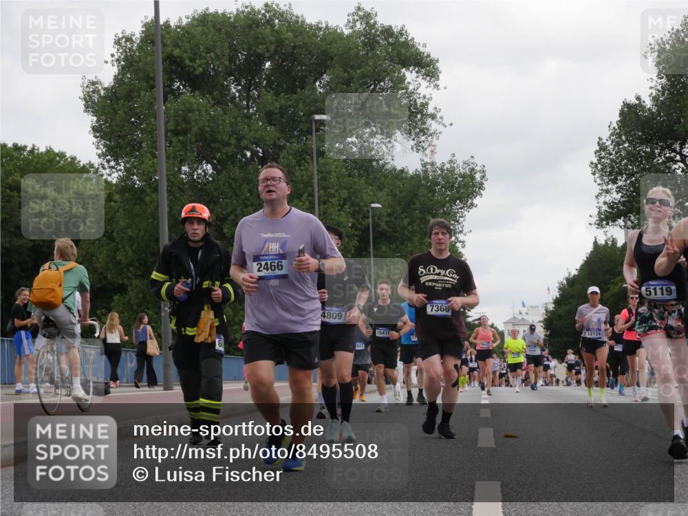 29.06.2025 - hella hamburg halbmarathon Luisa Fischer http://msf.ph/oto/8495508 29.06.2025 10:53:41 Kennedybrücke 2466, 4809, 943, 1541, 7366, 12124, 1170, 5119, 1259, 1625, 4642, 4870, 5119, 5552, 6015, 8299, 10033 meine-sportfotos.de