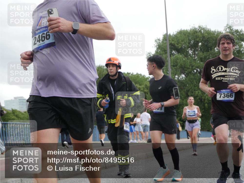 29.06.2025 - hella hamburg halbmarathon Luisa Fischer http://msf.ph/oto/8495516 29.06.2025 10:53:43 Kennedybrücke 2466, 60, 15412, 003, 20, 7366, 1259, 1625, 4642, 4870, 5119, 5552, 6015, 8299, 10033 meine-sportfotos.de