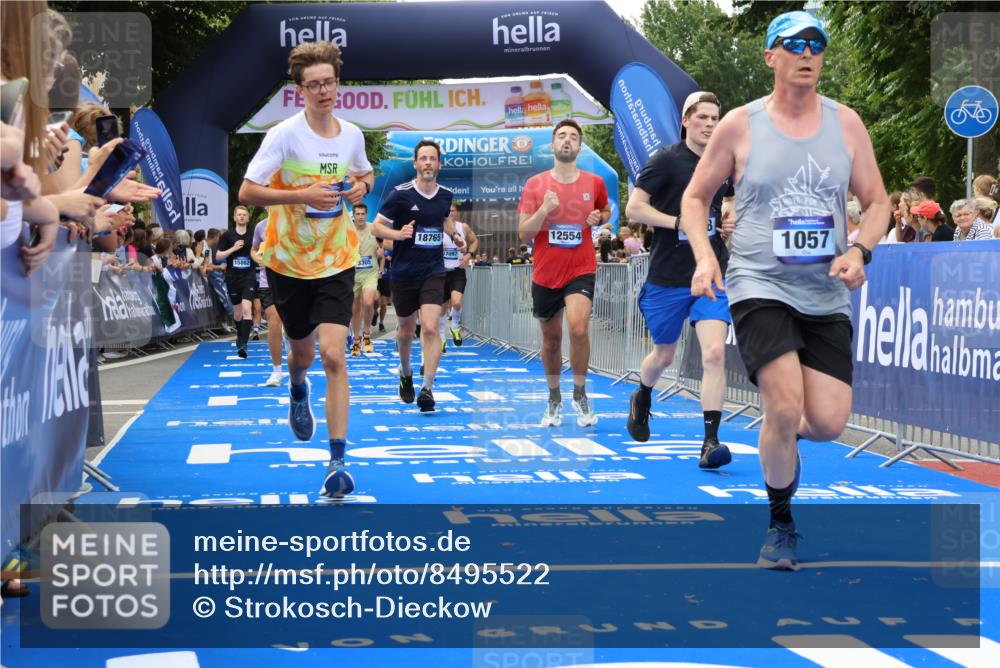29.06.2025 - hella hamburg halbmarathon Strokosch-Dieckow http://msf.ph/oto/8495522 29.06.2025 10:44:27 Ziel 1057, 1468, 1902, 2365, 2402, 3305, 4310, 4691, 5476, 6495, 7191, 7322, 7710, 8928, 12327, 12554, 14464, 14667, 15862, 16803, 17097, 17729, 18539, 18765, 18806 meine-sportfotos.de
