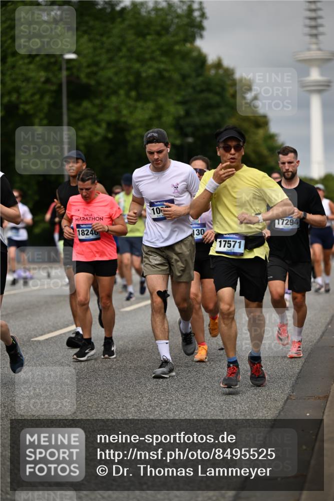 29.06.2025 - hella hamburg halbmarathon Dr. Thomas Lammeyer http://msf.ph/oto/8495525 29.06.2025 10:23:04 Kennedybrücke 1349, 1521, 2096, 2311, 2781, 3026, 3202, 3321, 3529, 3591, 3592, 4718, 4845, 5049, 5098, 5264, 5266, 5323, 5611, 5733, 5910, 6194, 6413, 6477, 6482, 7051, 7214, 7454, 7566, 7844, 8575, 8665, 8799, 9505, 9549, 9652, 9658, 9756, 9757, 9964, 10037, 10172, 10467, 10687, 10816, 11020 meine-sportfotos.de