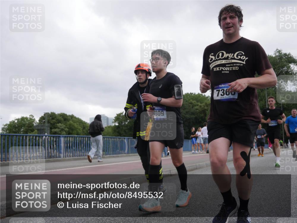 29.06.2025 - hella hamburg halbmarathon Luisa Fischer http://msf.ph/oto/8495532 29.06.2025 10:53:44 Kennedybrücke 4809, 003, 20, 7366, 15416, 1259, 1511, 1625, 2047, 4642, 4870, 5119, 5552, 6015, 8299, 10033 meine-sportfotos.de