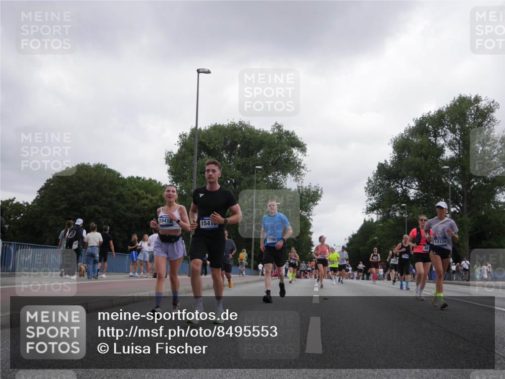 29.06.2025 - hella hamburg halbmarathon Luisa Fischer http://msf.ph/oto/8495553 29.06.2025 10:53:45 Kennedybrücke 15412, 154, 17790, 487, 12124, 1259, 1487, 1511, 1625, 2047, 4642, 4870, 5119, 5552, 6015, 10033 meine-sportfotos.de