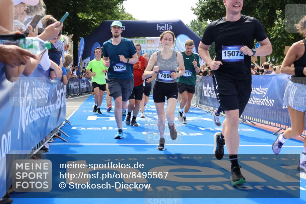29.06.2025 - hella hamburg halbmarathon Strokosch-Dieckow http://msf.ph/oto/8495567 29.06.2025 11:32:25 Ziel 2278, 2376, 3670, 5126, 5659, 5821, 6159, 7043, 7071, 7898, 10828, 11453, 12303, 14743, 15072, 15077, 15409, 15465, 15487, 16256, 17149, 17157, 17352, 17961, 18296 meine-sportfotos.de