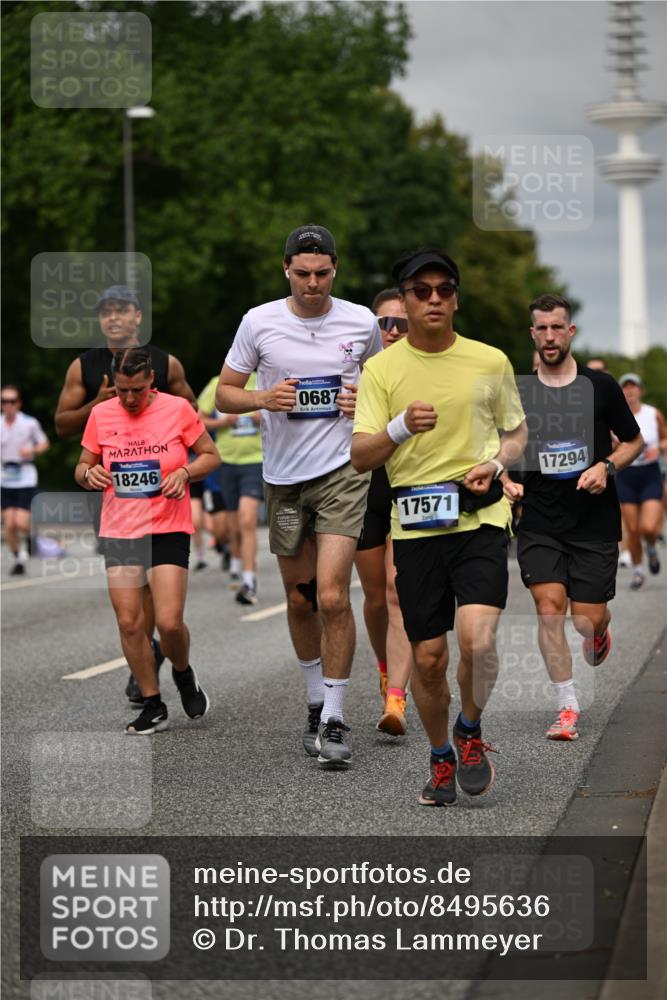 29.06.2025 - hella hamburg halbmarathon Dr. Thomas Lammeyer http://msf.ph/oto/8495636 29.06.2025 10:23:04 Kennedybrücke 1349, 1521, 2096, 2311, 2781, 3026, 3202, 3321, 3529, 3591, 3592, 4718, 4845, 5049, 5098, 5264, 5266, 5323, 5611, 5733, 5910, 6194, 6413, 6477, 6482, 7051, 7214, 7454, 7566, 7844, 8575, 8665, 8799, 9505, 9549, 9652, 9658, 9756, 9757, 9964, 10037, 10172, 10467, 10687, 10816, 11020 meine-sportfotos.de