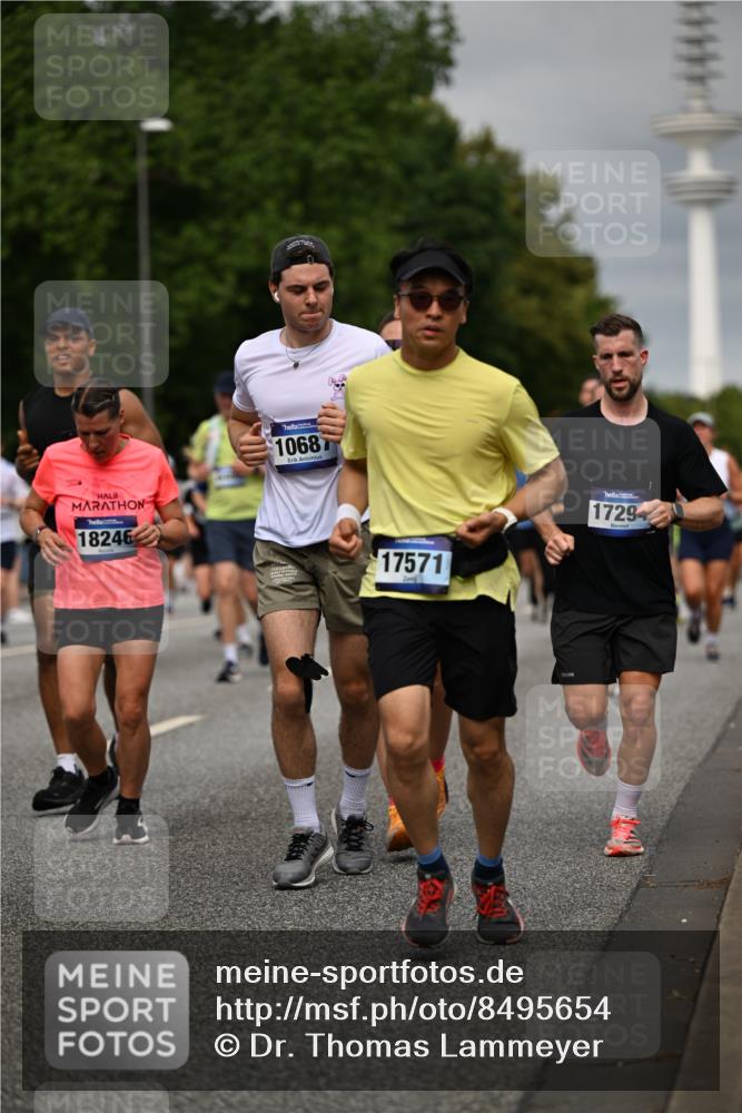 29.06.2025 - hella hamburg halbmarathon Dr. Thomas Lammeyer http://msf.ph/oto/8495654 29.06.2025 10:23:04 Kennedybrücke 1349, 1521, 2096, 2311, 2781, 3026, 3202, 3321, 3529, 3591, 3592, 4718, 4845, 5049, 5098, 5264, 5266, 5323, 5611, 5733, 5910, 6194, 6413, 6477, 6482, 7051, 7214, 7454, 7566, 7844, 8575, 8665, 8799, 9505, 9549, 9652, 9658, 9756, 9757, 9964, 10037, 10172, 10467, 10687, 10816, 11020 meine-sportfotos.de