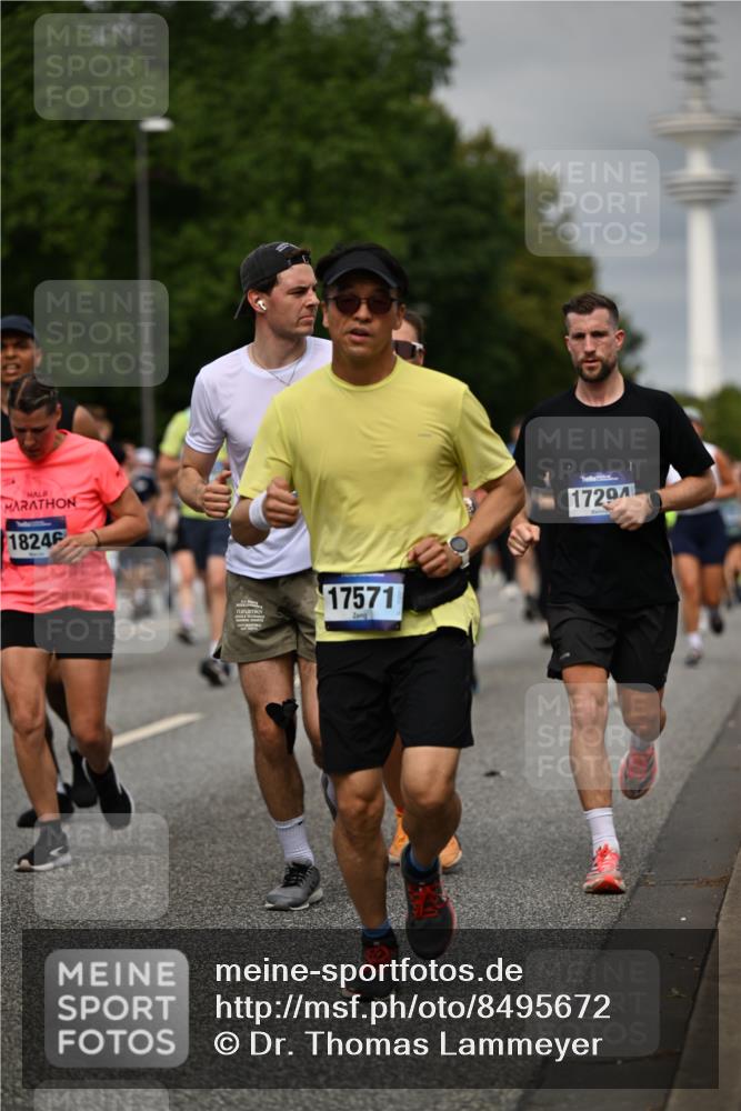 29.06.2025 - hella hamburg halbmarathon Dr. Thomas Lammeyer http://msf.ph/oto/8495672 29.06.2025 10:23:04 Kennedybrücke 1349, 1521, 2096, 2311, 2781, 3026, 3202, 3321, 3529, 3591, 3592, 4718, 4845, 5049, 5098, 5264, 5266, 5323, 5611, 5733, 5910, 6194, 6413, 6477, 6482, 7051, 7214, 7454, 7566, 7844, 8575, 8665, 8799, 9505, 9549, 9652, 9658, 9756, 9757, 9964, 10037, 10172, 10467, 10687, 10816, 11020 meine-sportfotos.de