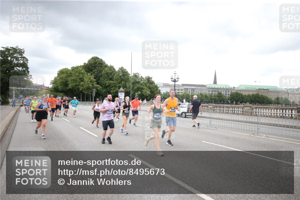 29.06.2025 - hella hamburg halbmarathon Jannik Wohlers http://msf.ph/oto/8495673 29.06.2025 10:55:29 Lombardsbrücke 2793, 3101, 3268, 4265, 4470, 4473, 4896, 5220, 5222, 5306, 5575, 5994, 6055, 6056, 6113, 6257, 6494, 6594, 7516, 7616, 7969, 8110, 8532, 8533, 8648, 9548, 9838, 9861, 9865, 9956, 10436, 10438, 10449, 10593, 10640, 11903, 11962, 11963, 12267, 12695, 13055, 13504, 13627, 14124, 14221, 14492, 15116, 15199, 15289, 15763, 15764, 16336, 16413, 16651, 16768, 16926, 16960, 17038, 17039, 17168, 17392, 18195, 18329, 18907 meine-sportfotos.de