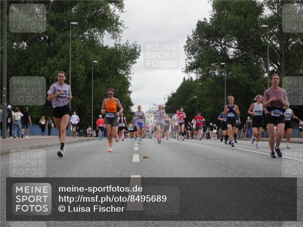 29.06.2025 - hella hamburg halbmarathon Luisa Fischer http://msf.ph/oto/8495689 29.06.2025 10:53:57 Kennedybrücke 29, 7161, 4695, 7133, 7677, 18067, 8833, 1478, 1487, 1511, 2047, 4695, 7133, 7161, 7677, 8833, 9096, 10437 meine-sportfotos.de