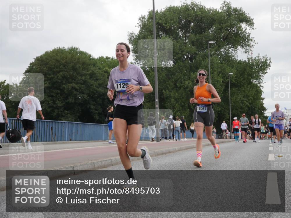29.06.2025 - hella hamburg halbmarathon Luisa Fischer http://msf.ph/oto/8495703 29.06.2025 10:53:59 Kennedybrücke 1129, 18067, 88, 1478, 3647, 4695, 7133, 7161, 7677, 8833, 8986, 9096, 10437 meine-sportfotos.de