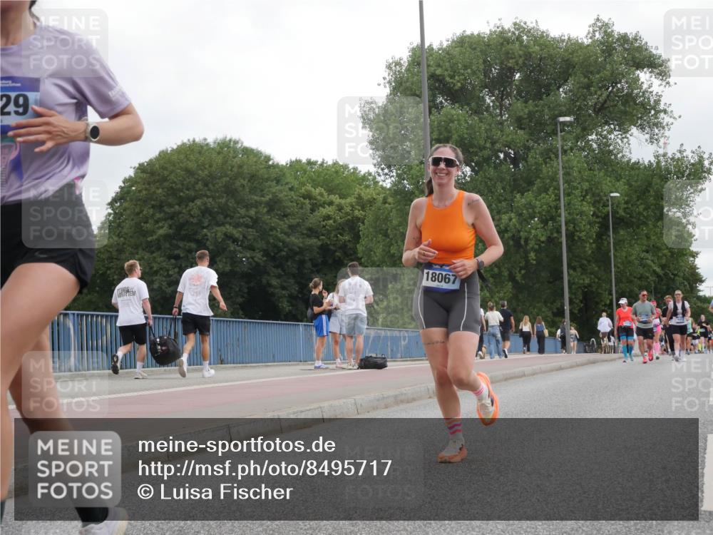 29.06.2025 - hella hamburg halbmarathon Luisa Fischer http://msf.ph/oto/8495717 29.06.2025 10:54:00 Kennedybrücke 29, 18067, 1478, 3647, 4695, 7133, 7161, 7677, 8833, 8986, 9096, 10437 meine-sportfotos.de
