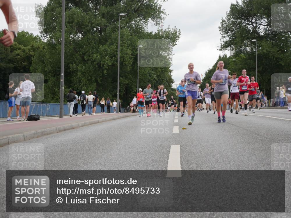29.06.2025 - hella hamburg halbmarathon Luisa Fischer http://msf.ph/oto/8495733 29.06.2025 10:54:01 Kennedybrücke 18404, 883, 833, 1478, 3647, 4695, 7133, 7161, 7677, 8833, 8986, 9096, 10437 meine-sportfotos.de
