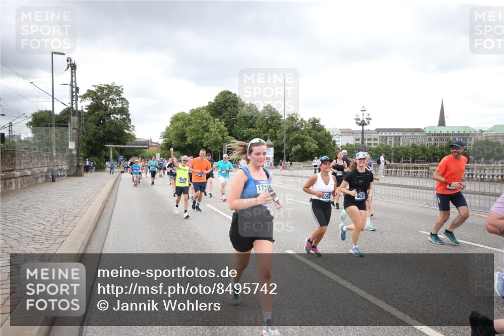 29.06.2025 - hella hamburg halbmarathon Jannik Wohlers http://msf.ph/oto/8495742 29.06.2025 10:55:31 Lombardsbrücke 2793, 3101, 3268, 4265, 4470, 4473, 4896, 5220, 5306, 5575, 5994, 6055, 6056, 6113, 6257, 6494, 6594, 7516, 7616, 7969, 8110, 8532, 8533, 8648, 9548, 9838, 9861, 9865, 9956, 10436, 10438, 10449, 10640, 11903, 11962, 11963, 12267, 13055, 13504, 13627, 14124, 14221, 14280, 14281, 14492, 15199, 15289, 15763, 15764, 16413, 16651, 16768, 16960, 17038, 17039, 17168, 18195, 18329, 18907 meine-sportfotos.de