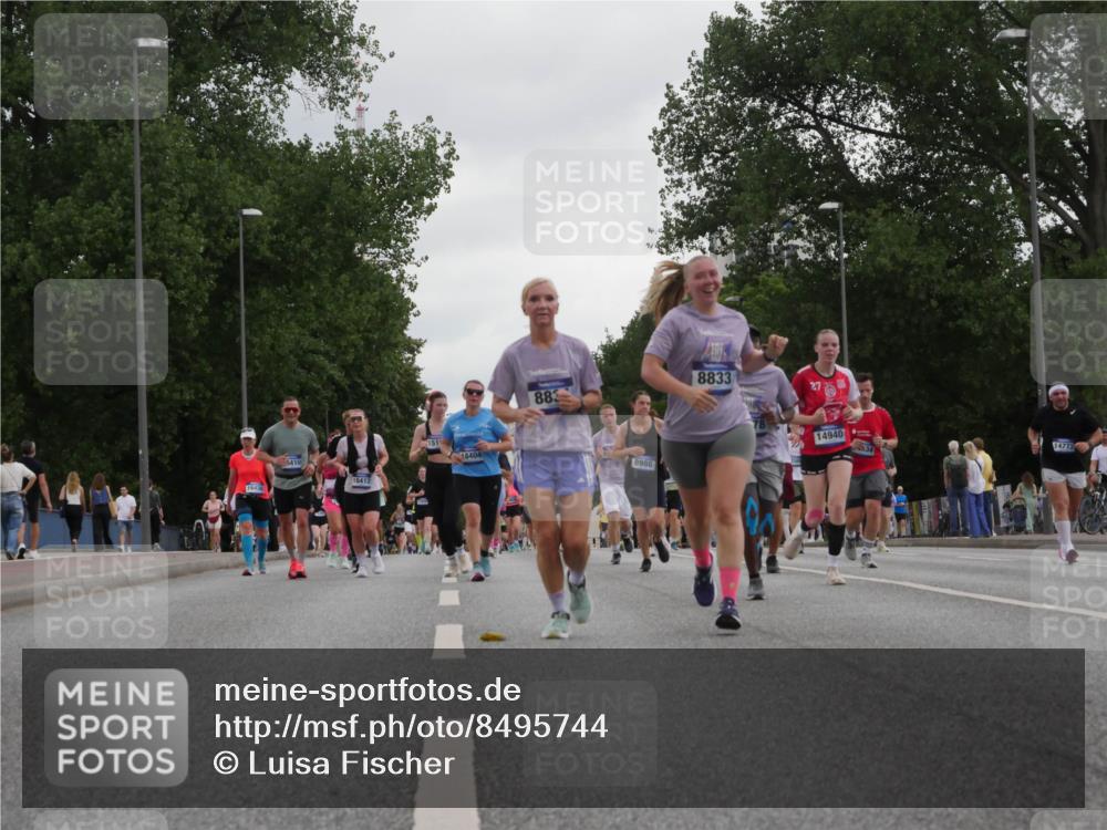 29.06.2025 - hella hamburg halbmarathon Luisa Fischer http://msf.ph/oto/8495744 29.06.2025 10:54:02 Kennedybrücke 16436, 410, 16412, 151, 18404, 883, 8986, 8833, 14940, 534, 14773, 1478, 3647, 4695, 7133, 7161, 7677, 8833, 8986, 10437 meine-sportfotos.de