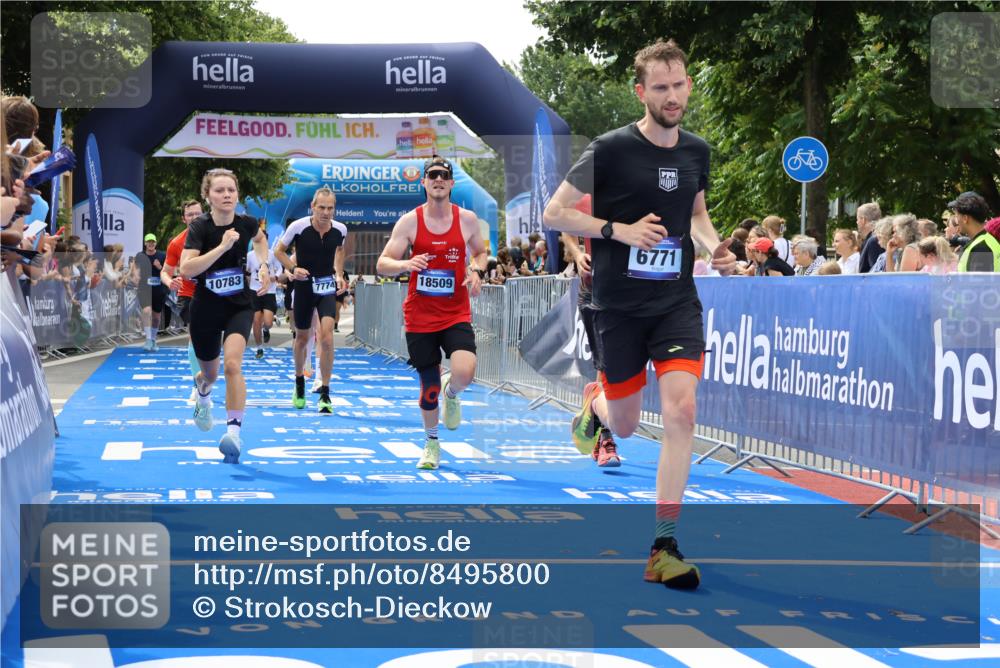 29.06.2025 - hella hamburg halbmarathon Strokosch-Dieckow http://msf.ph/oto/8495800 29.06.2025 10:41:24 Ziel 1570, 2579, 2797, 3204, 4303, 4893, 5987, 6771, 7432, 7774, 7796, 8358, 10783, 12588, 13457, 13876, 14555, 16816, 17159, 17882, 18412, 18509, 18573, 18764 meine-sportfotos.de