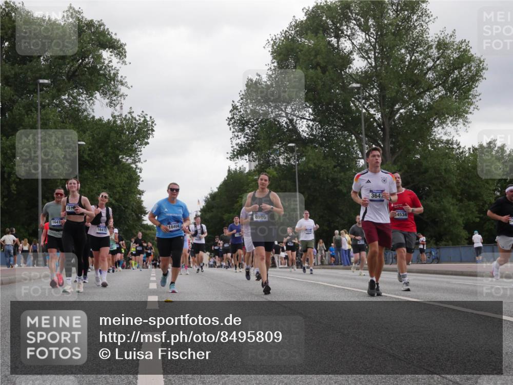 29.06.2025 - hella hamburg halbmarathon Luisa Fischer http://msf.ph/oto/8495809 29.06.2025 10:54:05 Kennedybrücke 1641, 151, 16412, 18404, 8986, 617, 364, 4534, 1478, 3647, 6178, 7161, 7677, 8833, 8986, 10437 meine-sportfotos.de