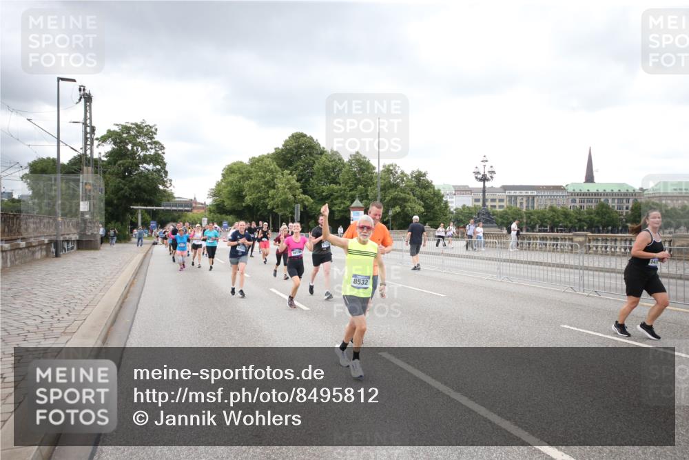 29.06.2025 - hella hamburg halbmarathon Jannik Wohlers http://msf.ph/oto/8495812 29.06.2025 10:55:33 Lombardsbrücke 1909, 2793, 3268, 4265, 4470, 4473, 4836, 4896, 5306, 5994, 6055, 6056, 6113, 6257, 6494, 6594, 7516, 7616, 7969, 8110, 8532, 8533, 9548, 9838, 9861, 9865, 10436, 10438, 10449, 10640, 11903, 11962, 11963, 12267, 13055, 13504, 13627, 14124, 14142, 14221, 14280, 14281, 14492, 15199, 15272, 15763, 15764, 16413, 16651, 16960, 17038, 17039, 17168, 18195, 18329 meine-sportfotos.de