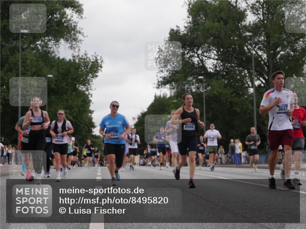 29.06.2025 - hella hamburg halbmarathon Luisa Fischer http://msf.ph/oto/8495820 29.06.2025 10:54:06 Kennedybrücke 15105, 18412, 8404, 8986, 3647, 534, 1478, 3647, 6178, 8833, 8986, 10437 meine-sportfotos.de
