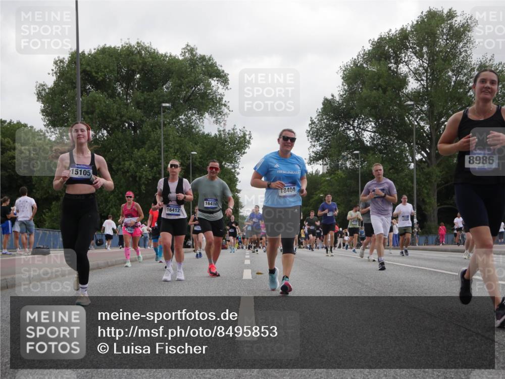 29.06.2025 - hella hamburg halbmarathon Luisa Fischer http://msf.ph/oto/8495853 29.06.2025 10:54:08 Kennedybrücke 15105, 8986, 16412, 16410, 18404, 11052, 1478, 3647, 4848, 6178, 7141, 8986, 9605, 10437 meine-sportfotos.de