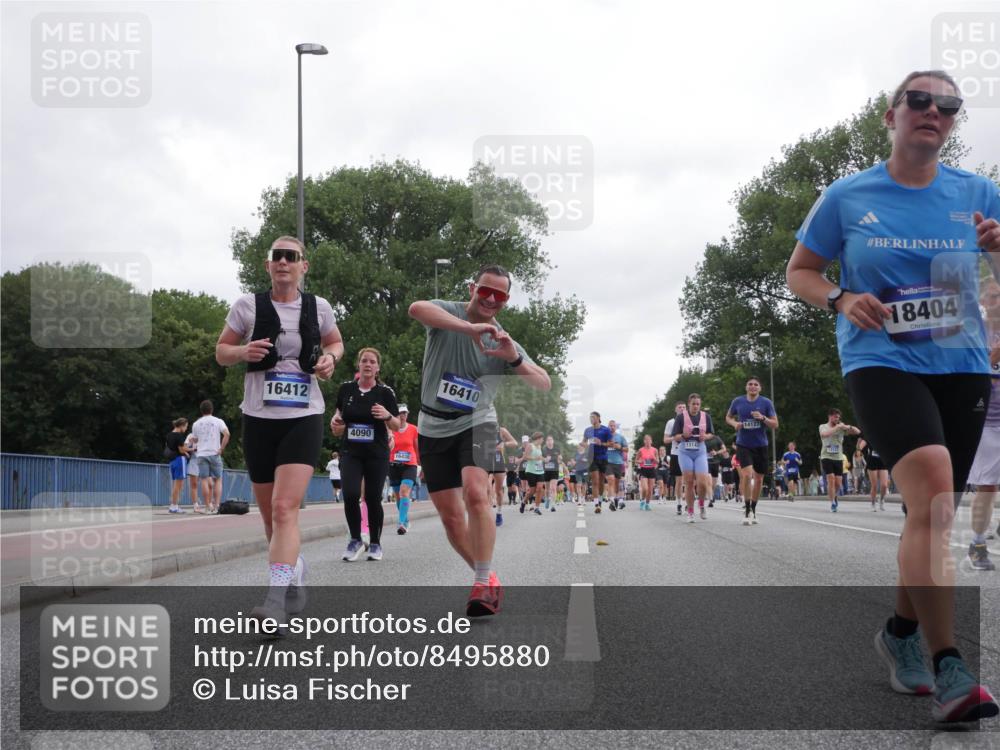 29.06.2025 - hella hamburg halbmarathon Luisa Fischer http://msf.ph/oto/8495880 29.06.2025 10:54:10 Kennedybrücke 16412, 4090, 16436, 16410, 13143, 14127, 13127, 18404, 3647, 4848, 6178, 7141, 8986, 9605 meine-sportfotos.de