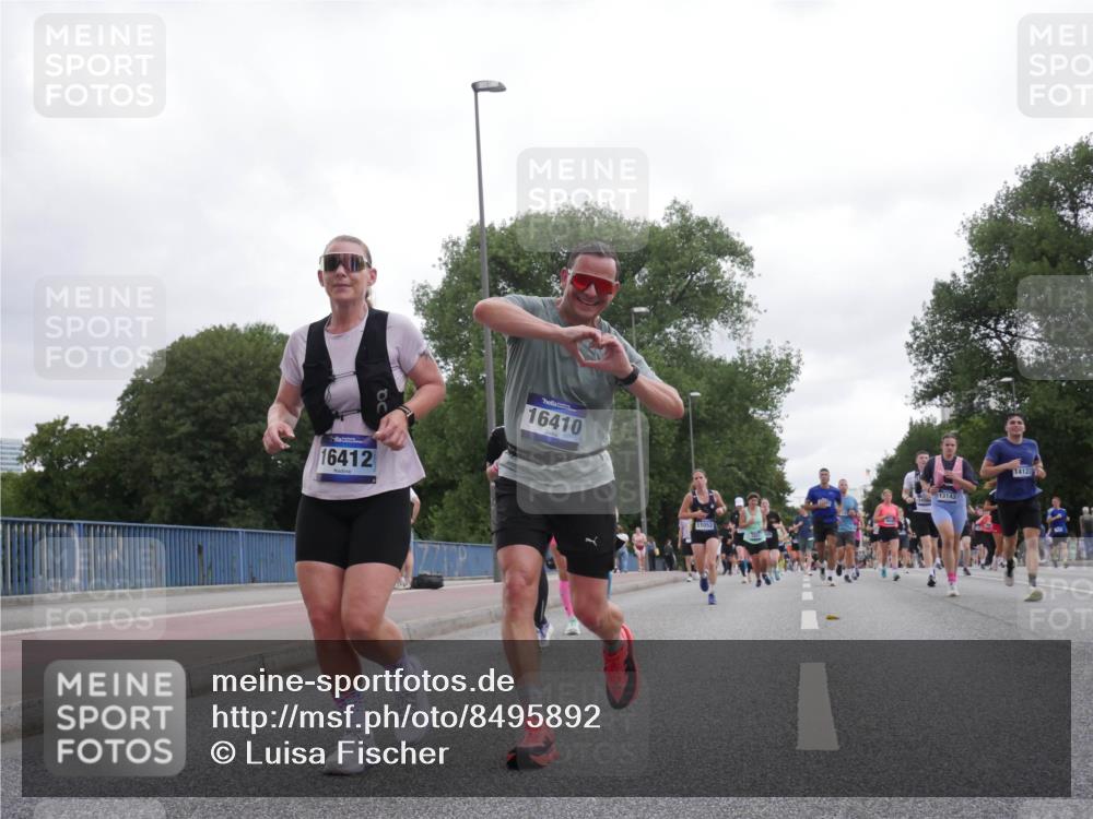 29.06.2025 - hella hamburg halbmarathon Luisa Fischer http://msf.ph/oto/8495892 29.06.2025 10:54:11 Kennedybrücke 16412, 16410, 11052, 13143, 14127, 3647, 4848, 5530, 6178, 7141, 8986, 9605 meine-sportfotos.de