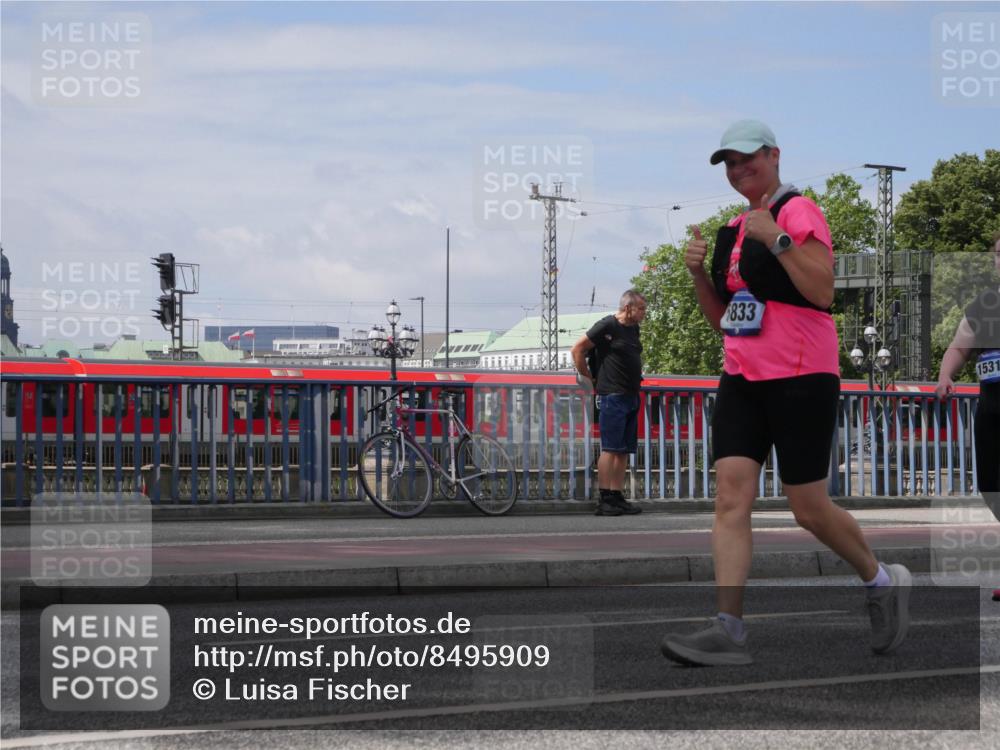 29.06.2025 - hella hamburg halbmarathon Luisa Fischer http://msf.ph/oto/8495909 29.06.2025 11:42:41 Kennedybrücke 833, 1531, 5833 meine-sportfotos.de