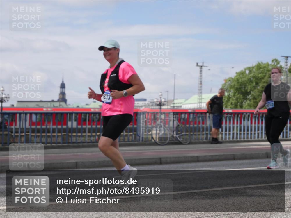 29.06.2025 - hella hamburg halbmarathon Luisa Fischer http://msf.ph/oto/8495919 29.06.2025 11:42:42 Kennedybrücke 833, 312, 5140, 5833 meine-sportfotos.de