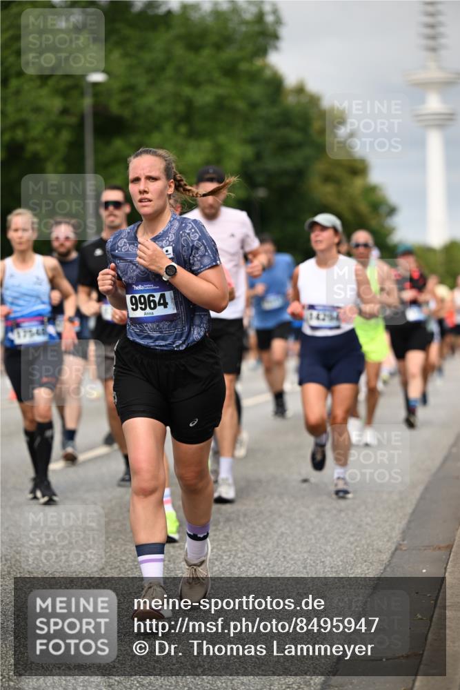 29.06.2025 - hella hamburg halbmarathon Dr. Thomas Lammeyer http://msf.ph/oto/8495947 29.06.2025 10:23:09 Kennedybrücke 1349, 1521, 1718, 2096, 2311, 2781, 2895, 3026, 3321, 3529, 3591, 3592, 4718, 4845, 5034, 5049, 5098, 5323, 5910, 6194, 6477, 6482, 7051, 7214, 7252, 7454, 7566, 7844, 8575, 8799, 9549, 9652, 9658, 9756, 9757, 9964, 10037, 10172, 10687, 10816, 11081 meine-sportfotos.de