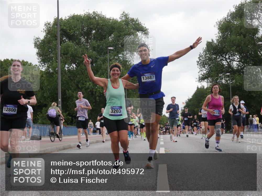 29.06.2025 - hella hamburg halbmarathon Luisa Fischer http://msf.ph/oto/8495972 29.06.2025 10:54:18 Kennedybrücke 12800, 5131, 3203, 13887, 12392, 230, 337, 2358, 2859, 4848, 5530, 7141, 9605 meine-sportfotos.de