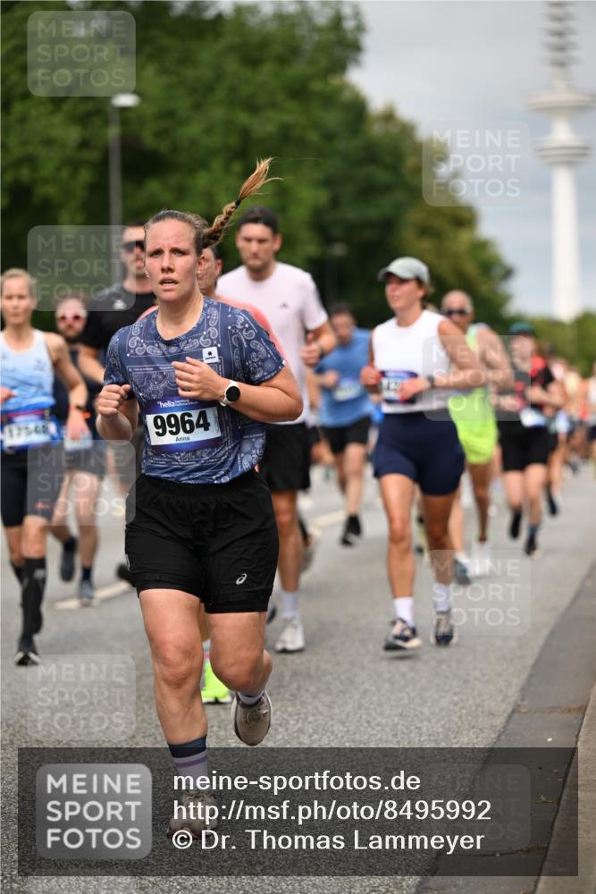 29.06.2025 - hella hamburg halbmarathon Dr. Thomas Lammeyer http://msf.ph/oto/8495992 29.06.2025 10:23:09 Kennedybrücke 1349, 1521, 1718, 2096, 2311, 2781, 2895, 3026, 3321, 3529, 3591, 3592, 4718, 4845, 5034, 5049, 5098, 5323, 5910, 6194, 6477, 6482, 7051, 7214, 7252, 7454, 7566, 7844, 8575, 8799, 9549, 9652, 9658, 9756, 9757, 9964, 10037, 10172, 10687, 10816, 11081 meine-sportfotos.de