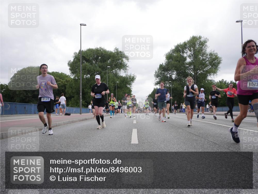 29.06.2025 - hella hamburg halbmarathon Luisa Fischer http://msf.ph/oto/8496003 29.06.2025 10:54:21 Kennedybrücke 2212, 5131, 2859, 1523, 1208, 2358, 2859, 3229, 5530, 7141, 8779 meine-sportfotos.de