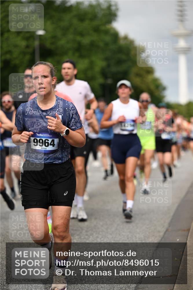 29.06.2025 - hella hamburg halbmarathon Dr. Thomas Lammeyer http://msf.ph/oto/8496015 29.06.2025 10:23:09 Kennedybrücke 1349, 1521, 1718, 2096, 2311, 2781, 2895, 3026, 3321, 3529, 3591, 3592, 4718, 4845, 5034, 5049, 5098, 5323, 5910, 6194, 6477, 6482, 7051, 7214, 7252, 7454, 7566, 7844, 8575, 8799, 9549, 9652, 9658, 9756, 9757, 9964, 10037, 10172, 10687, 10816, 11081 meine-sportfotos.de