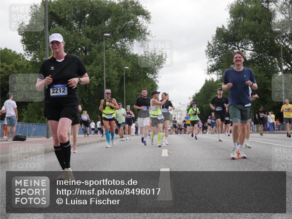 29.06.2025 - hella hamburg halbmarathon Luisa Fischer http://msf.ph/oto/8496017 29.06.2025 10:54:21 Kennedybrücke 2212, 3897, 079, 17295, 16427, 1208, 2358, 2859, 3229, 5530, 7141, 8779 meine-sportfotos.de