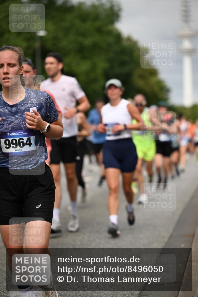 29.06.2025 - hella hamburg halbmarathon Dr. Thomas Lammeyer http://msf.ph/oto/8496050 29.06.2025 10:23:10 Kennedybrücke 1349, 1718, 2096, 2311, 2589, 2781, 2895, 3026, 3321, 3529, 3591, 3592, 4718, 4845, 5034, 5049, 5098, 5323, 5910, 6194, 6270, 6477, 6482, 7051, 7214, 7252, 7454, 7566, 7844, 8575, 8799, 9549, 9652, 9658, 9756, 9757, 9964, 10037, 10172, 10687, 10816, 11081 meine-sportfotos.de