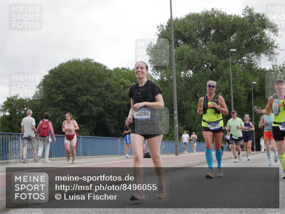 29.06.2025 - hella hamburg halbmarathon Luisa Fischer http://msf.ph/oto/8496055 29.06.2025 10:54:24 Kennedybrücke 10286, 3897, 5694, 1125, 38, 1208, 2358, 2859, 3229, 5530, 8779 meine-sportfotos.de