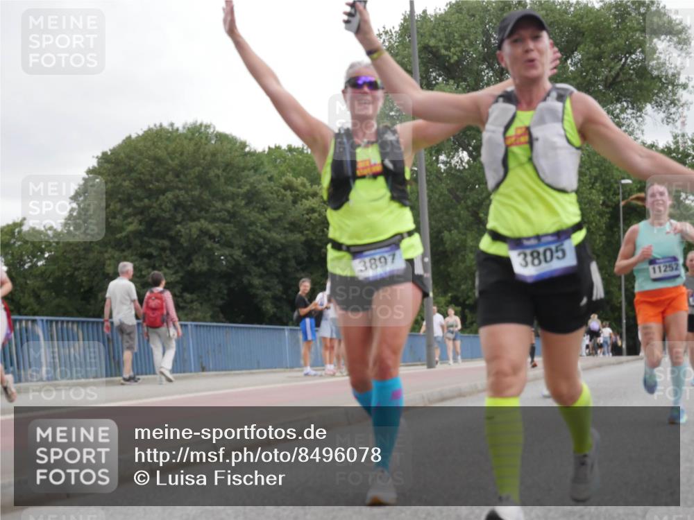 29.06.2025 - hella hamburg halbmarathon Luisa Fischer http://msf.ph/oto/8496078 29.06.2025 10:54:26 Kennedybrücke 3897, 3805, 11252, 1208, 2358, 2859, 3229, 7769, 8779 meine-sportfotos.de