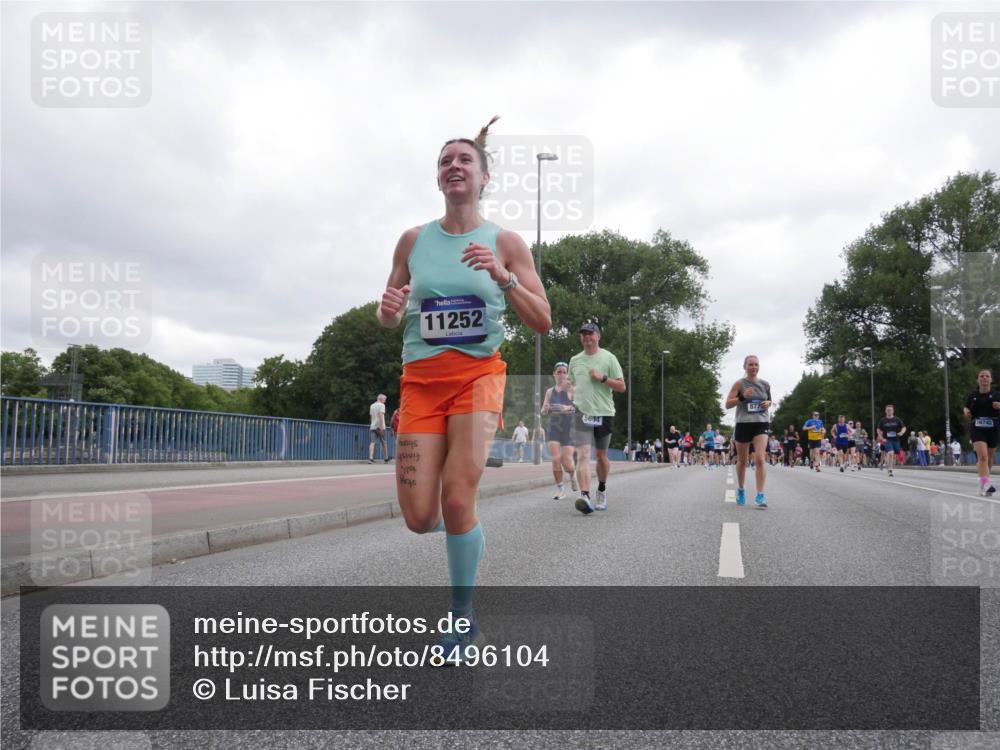 29.06.2025 - hella hamburg halbmarathon Luisa Fischer http://msf.ph/oto/8496104 29.06.2025 10:54:28 Kennedybrücke 11, 11252, 877, 16742, 5694, 1208, 3229, 4771, 7769, 8779 meine-sportfotos.de