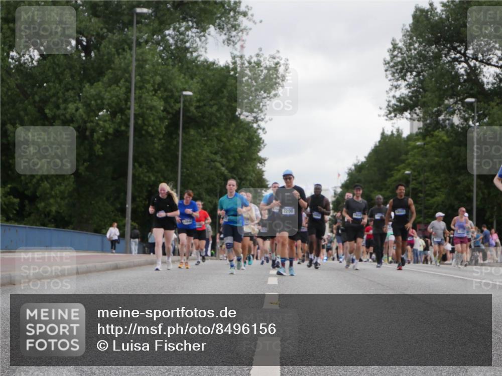 29.06.2025 - hella hamburg halbmarathon Luisa Fischer http://msf.ph/oto/8496156 29.06.2025 10:54:33 Kennedybrücke 2200, 1930, 3229, 4771, 7769, 9166, 9167, 9933 meine-sportfotos.de